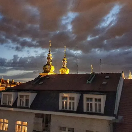 By Wenceslas Square شقة براغ
