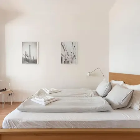 By Wenceslas Square Apartament Praga